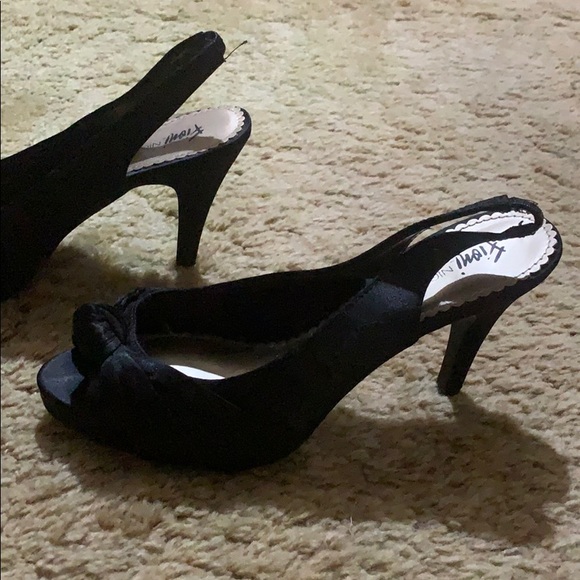 Heels - Picture 3 of 3